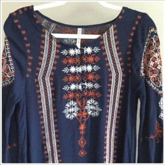 MONORENO Navy Embroidered Tunic - Picture 2 of 9